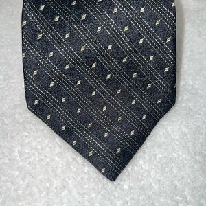 Donna Karan Black and Cream Patterned Tie